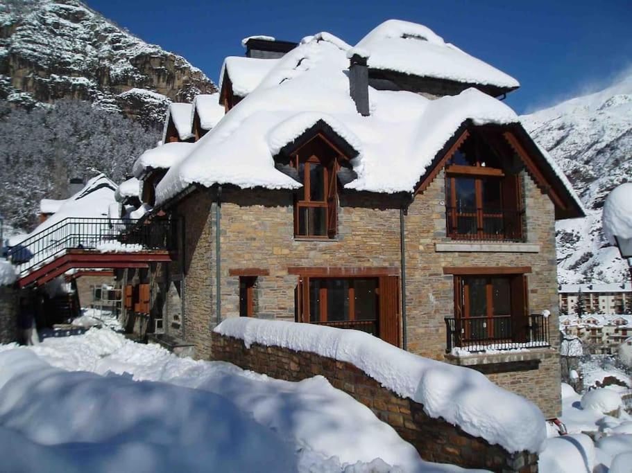 Elegante Apartamento En Escarrilla Con Vistas Al Valle Екстер'єр фото