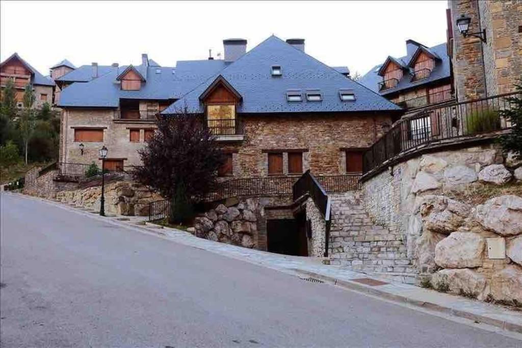 Elegante Apartamento En Escarrilla Con Vistas Al Valle Екстер'єр фото