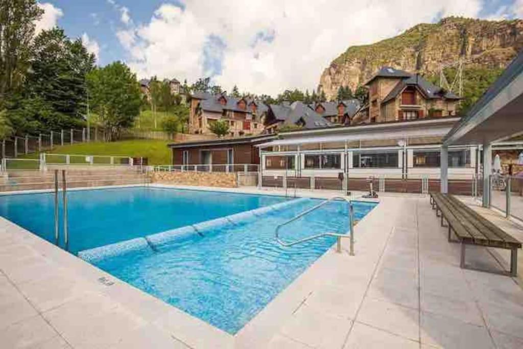 Elegante Apartamento En Escarrilla Con Vistas Al Valle Екстер'єр фото