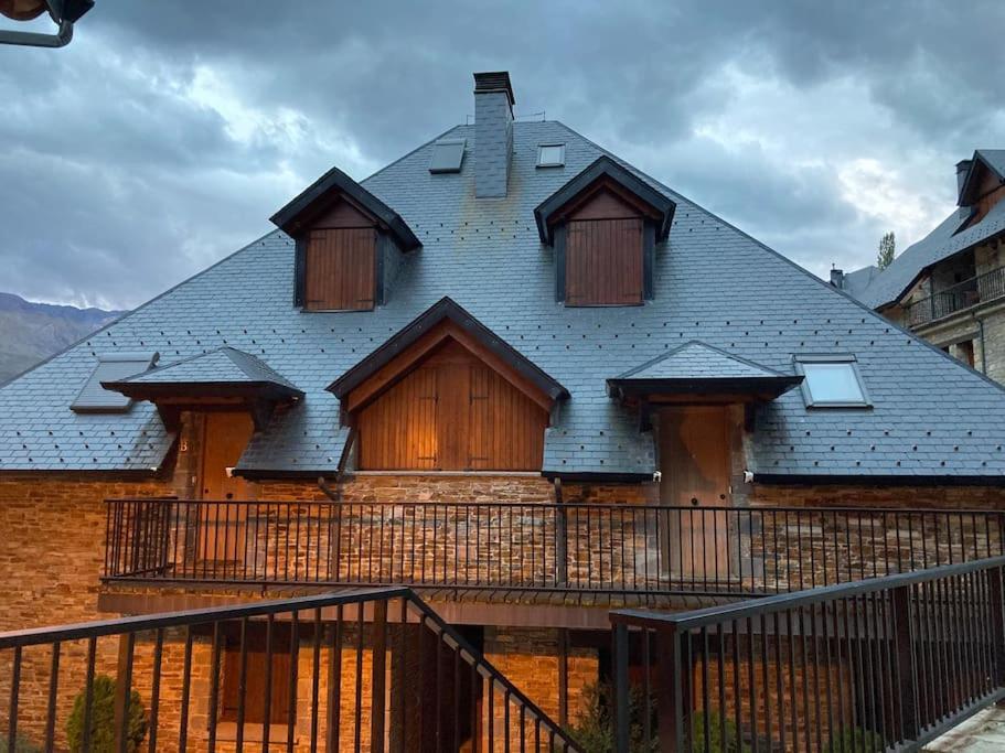 Elegante Apartamento En Escarrilla Con Vistas Al Valle Екстер'єр фото